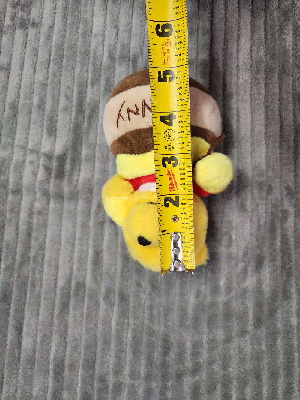 Tokyo Disney Resort Winnie the Pooh Honey Hunny Pot Plush Keychain Bag Charm - Picture 13 of 13
